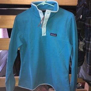 Light teal Patagonia Pullover!
